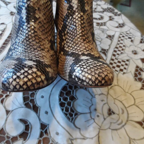 Tory Burch Python Print Ankle Heeled Boots Size 8.5M - Picture 9 of 16